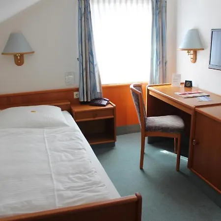 Goos Hotel 3*