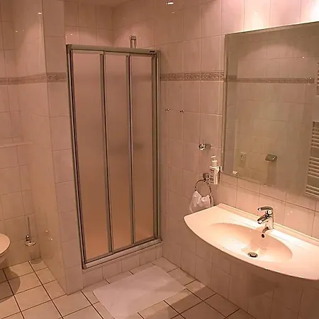 Goos Otel